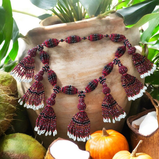 Mazo para Elegua (con guiros) / Necklace for Elegua (with gourds)
