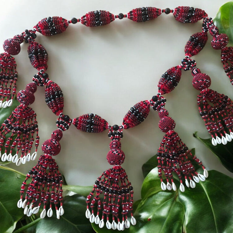 Mazo para Elegua (con guiros) / Necklace for Elegua (with gourds)