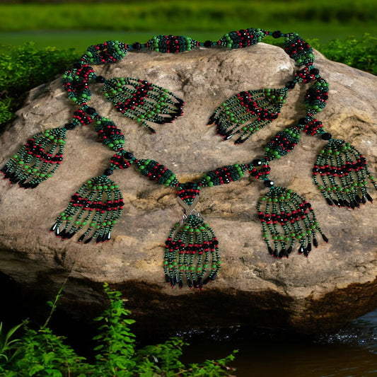 Mazo para Oggún (Machetes) / Necklace for Oggun (Crossed Machetes)